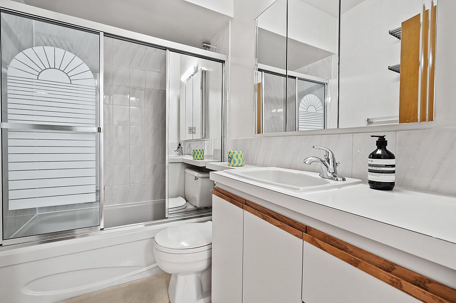 8 2296 W 39th Avenue Vancouver, BC - 22