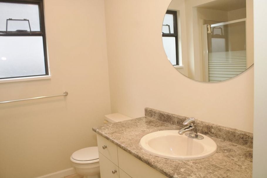 1624 W 61st Avenue Vancouver, BC - 13