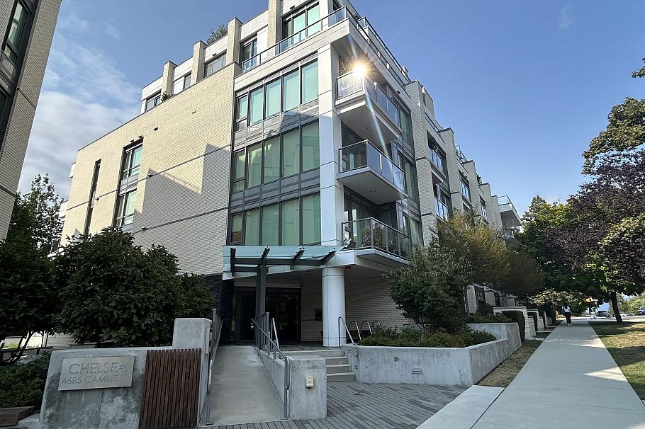 203 4685 Cambie Street Vancouver, BC - 1