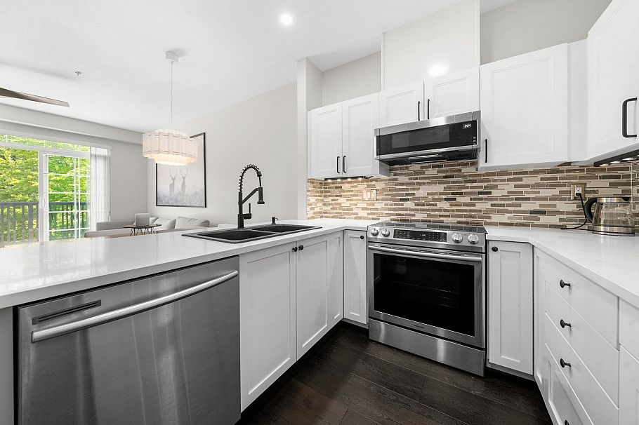 404 5605 Hampton Place Vancouver, BC - 5