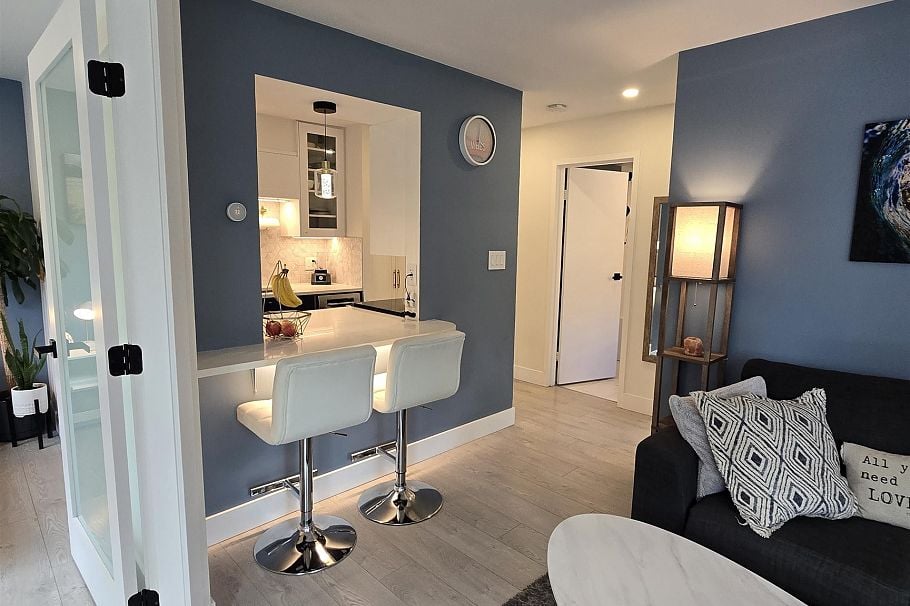 101 2121 W 6th Avenue Vancouver, BC - 14