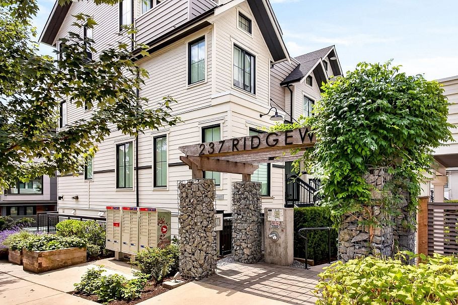 6 237 Ridgeway Avenue North Vancouver, BC - 16
