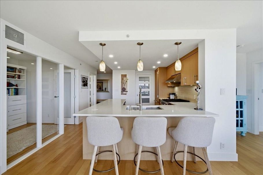 803 455 Beach Crescent Vancouver, BC - 1