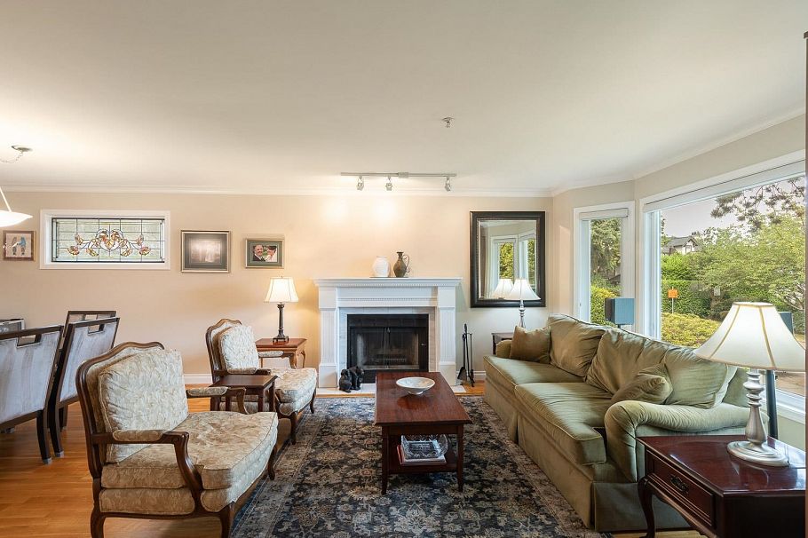 1844 W 10th Avenue Vancouver, BC - 3