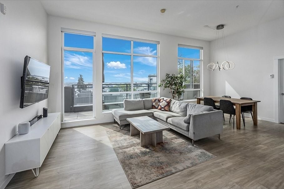 403 615 E 3rd Street North Vancouver, BC - 4