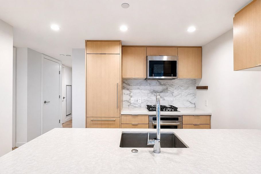 704 8238 Lord Street Vancouver, BC - 7
