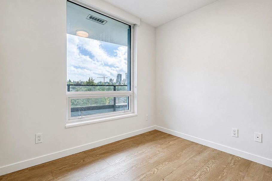 704 8238 Lord Street Vancouver, BC - 9