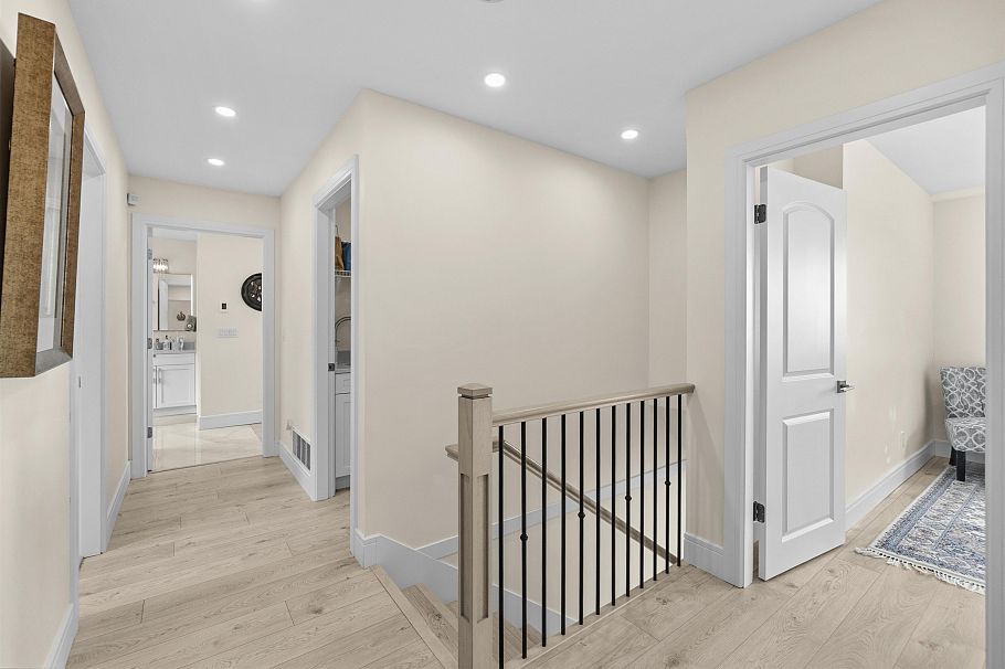 738 Sylvan Avenue North Vancouver, BC - 26