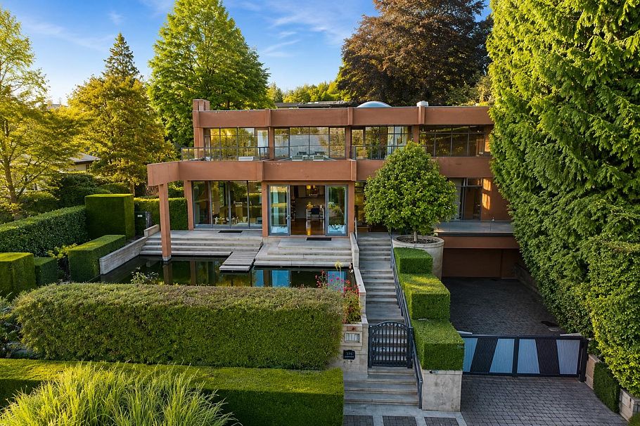 687 Beachview Drive North Vancouver, BC - 3
