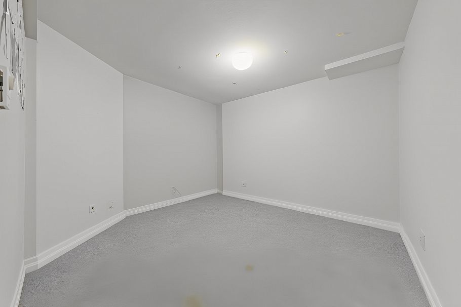 2445 Mowat Place North Vancouver, BC - 20