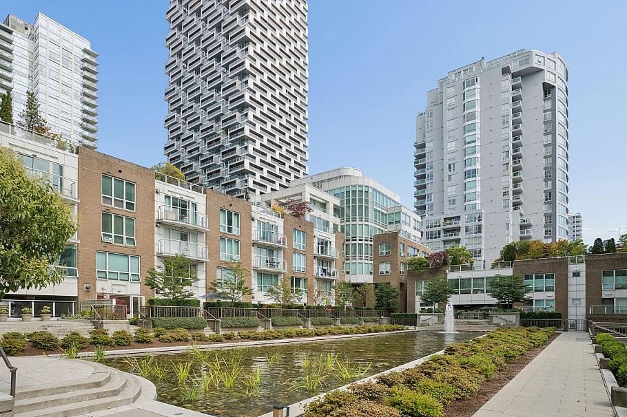 504 1501 Howe Street Vancouver, BC - 6