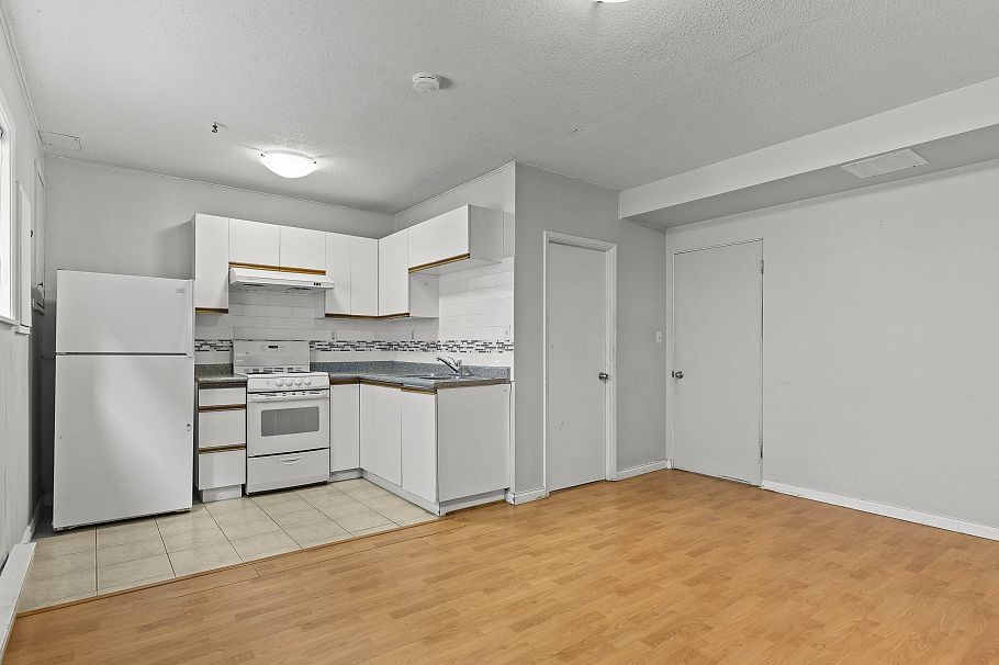 3369 Price Street Vancouver, BC - 23