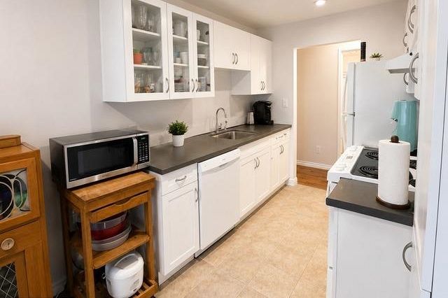 36 882 Premier Street North Vancouver, BC - 4