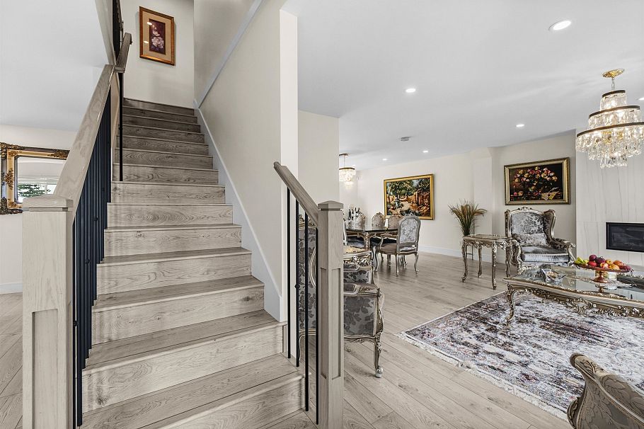 738 Sylvan Avenue North Vancouver, BC - 16