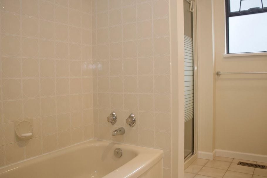 1624 W 61st Avenue Vancouver, BC - 18