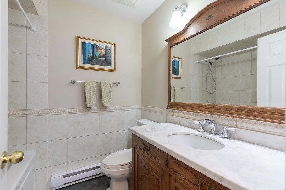 1844 W 10th Avenue Vancouver, BC - 17