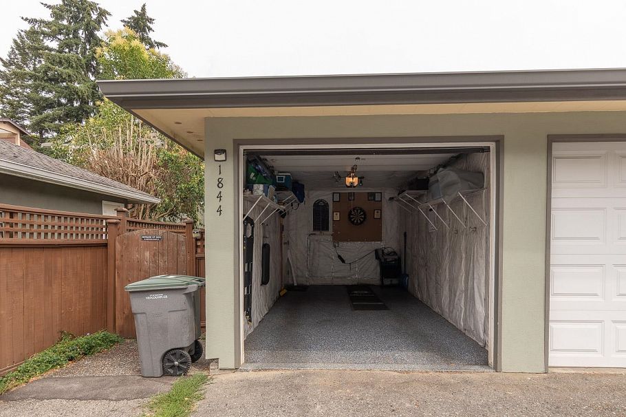 1844 W 10th Avenue Vancouver, BC - 32