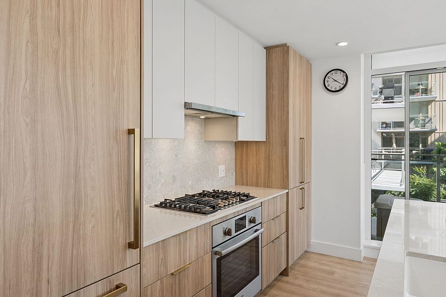 206 2325 Emery Court North Vancouver, BC - 9