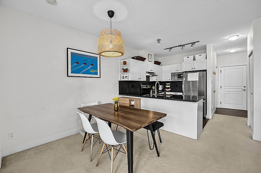 417 4550 Fraser Street Vancouver, BC - 6