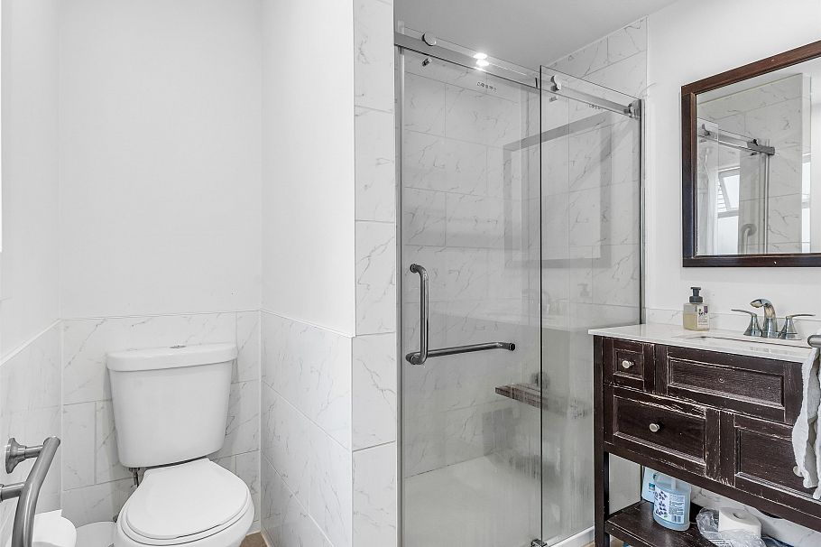 227 W 5th Street North Vancouver, BC - 14