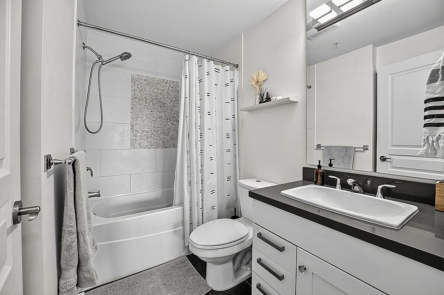 417 4550 Fraser Street Vancouver, BC - 18
