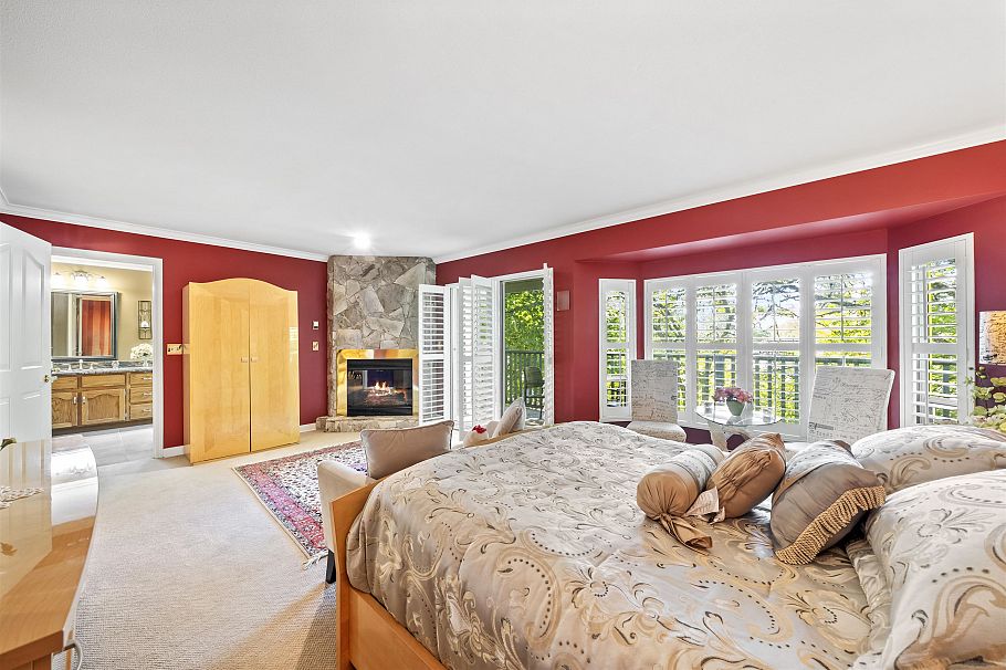 2445 Mowat Place North Vancouver, BC - 10