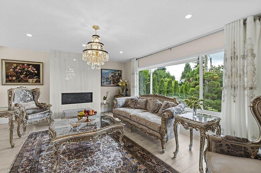 738 Sylvan Avenue North Vancouver, BC - 5
