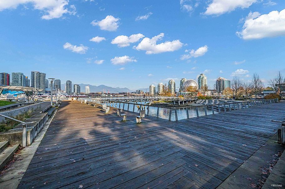 411 181 W 1st Avenue Vancouver, BC - 2