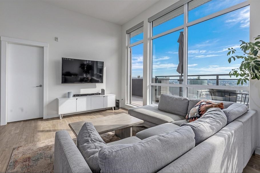403 615 E 3rd Street North Vancouver, BC - 11