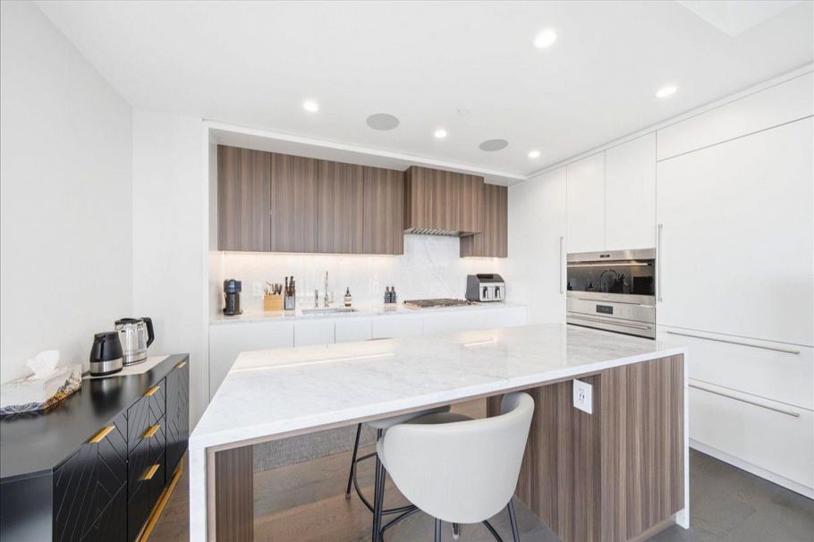 2207 7418 Paulson Street Vancouver, BC - 7