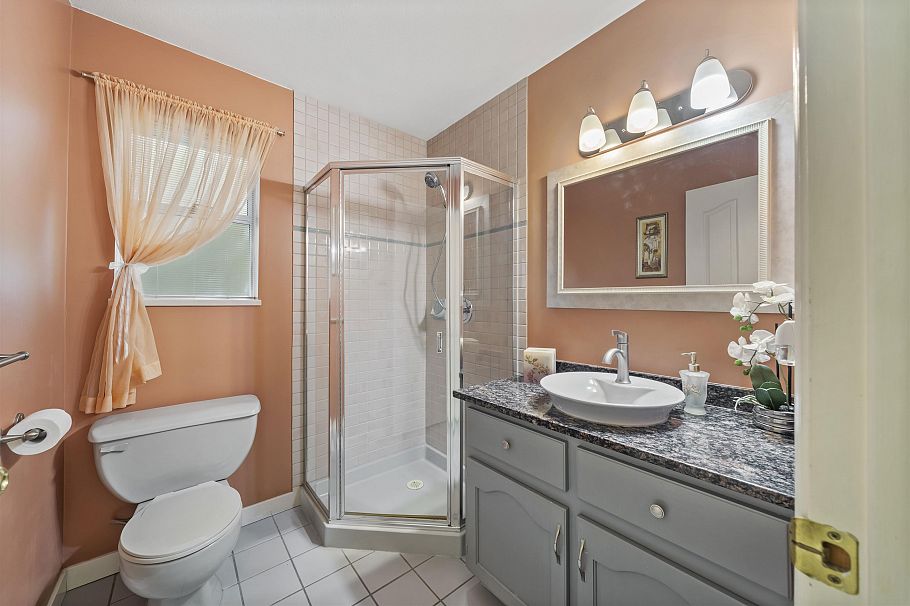 2445 Mowat Place North Vancouver, BC - 16