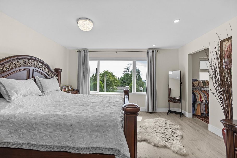 738 Sylvan Avenue North Vancouver, BC - 28