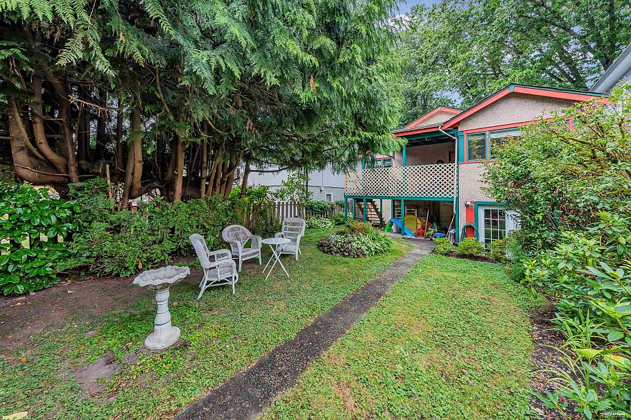 956 E 21st Avenue Vancouver, BC - 7