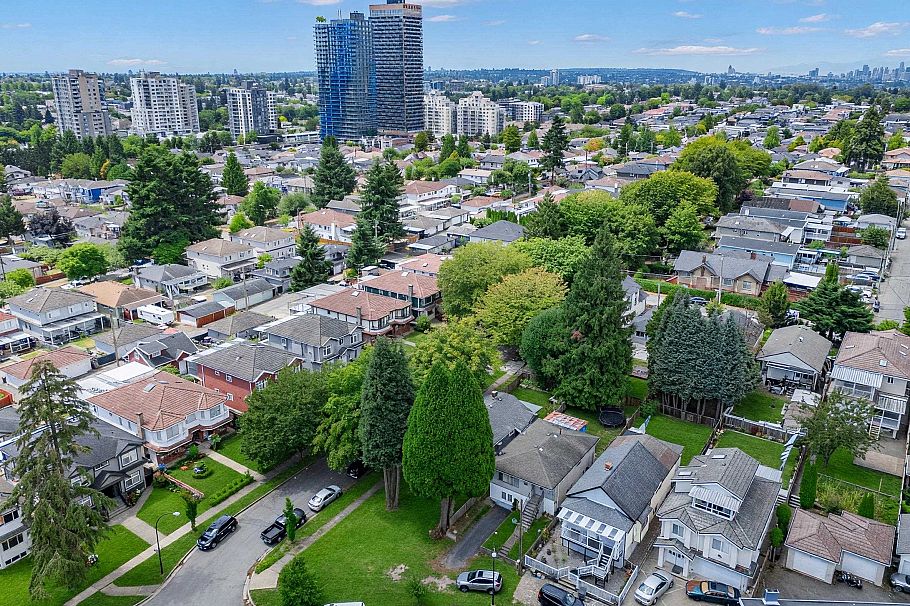 4987 Hoy Street Vancouver, BC - 12