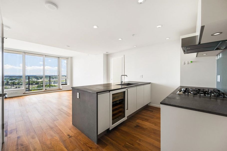 1705 8588 Cornish Street Vancouver, BC - 3
