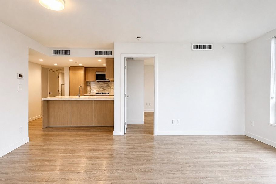 704 8238 Lord Street Vancouver, BC - 4