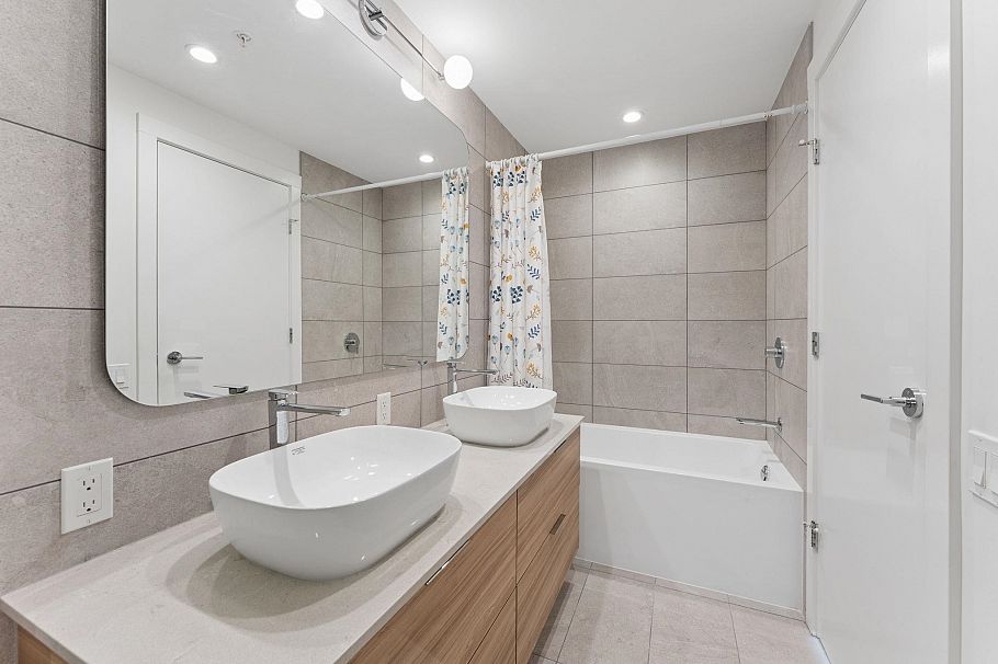 206 2325 Emery Court North Vancouver, BC - 13
