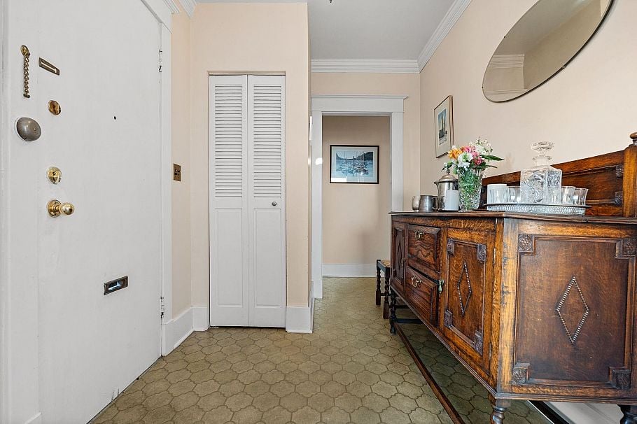 401 Somerset Street North Vancouver, BC - 20