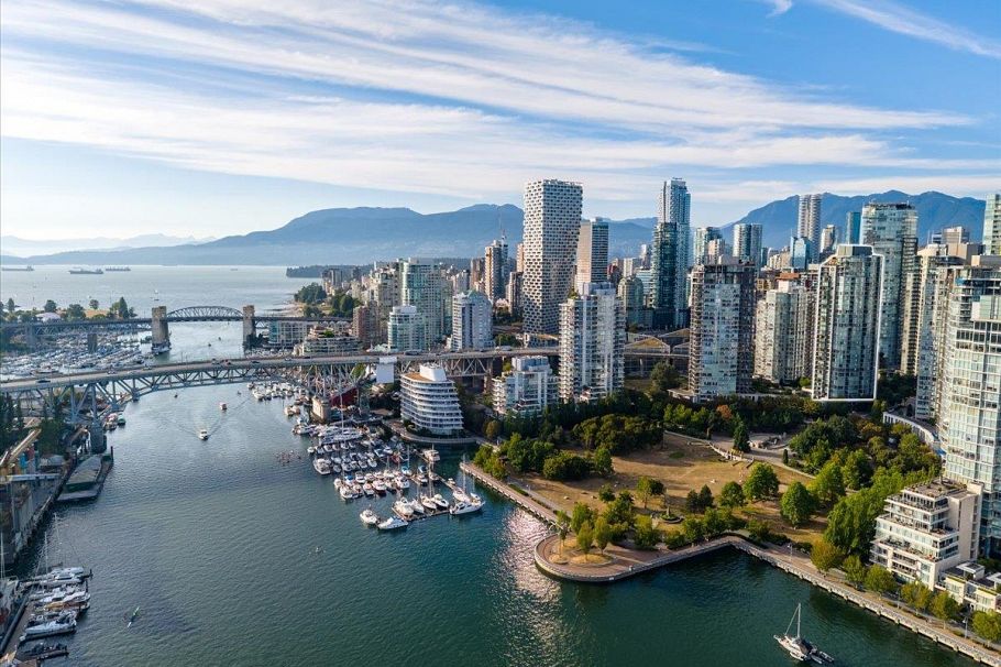 608 1495 Richards Street Vancouver, BC - 2
