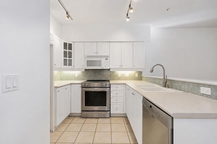 104 2755 Maple Street Vancouver, BC - 5