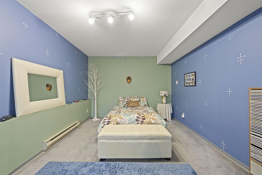 2445 Mowat Place North Vancouver, BC - 19