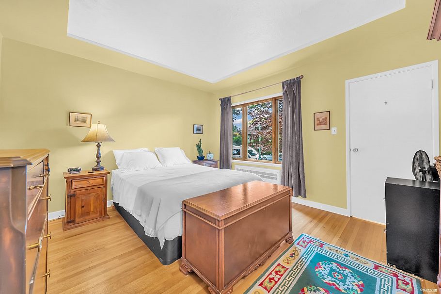 956 E 21st Avenue Vancouver, BC - 1