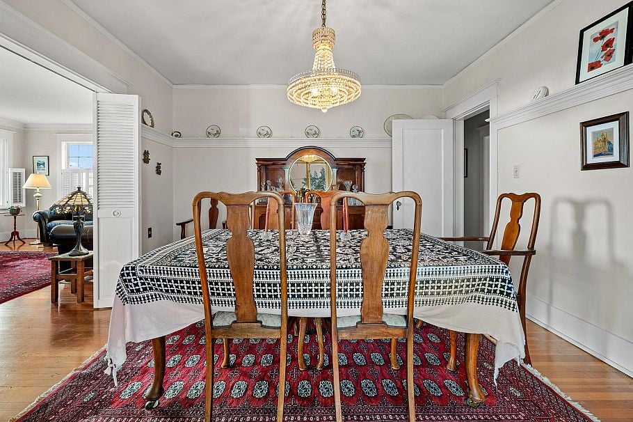 401 Somerset Street North Vancouver, BC - 5