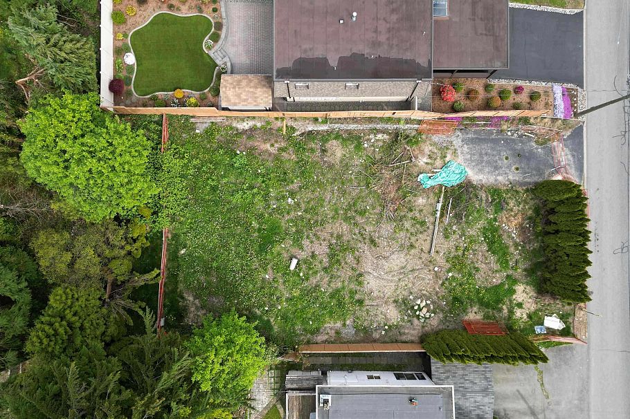 946 Montroyal Boulevard North Vancouver, BC - 7