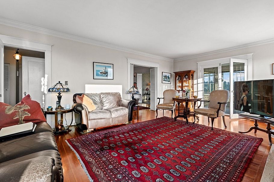 401 Somerset Street North Vancouver, BC - 4