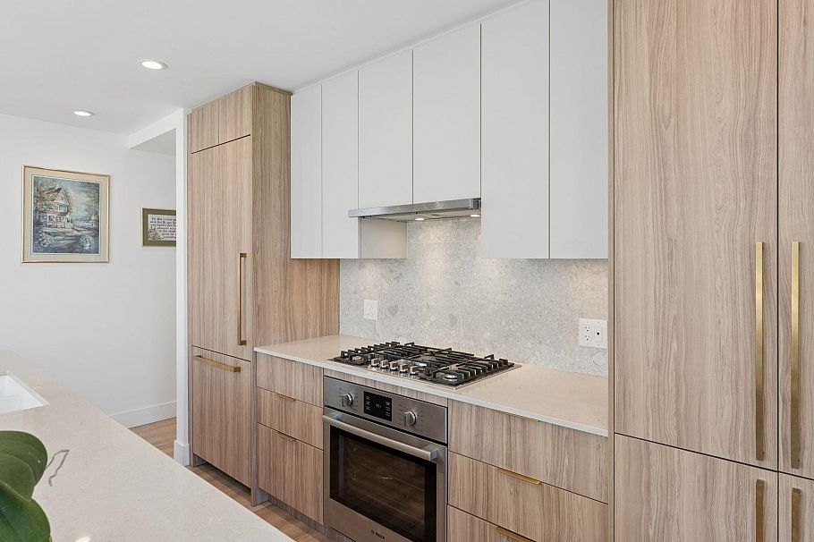 206 2325 Emery Court North Vancouver, BC - 10