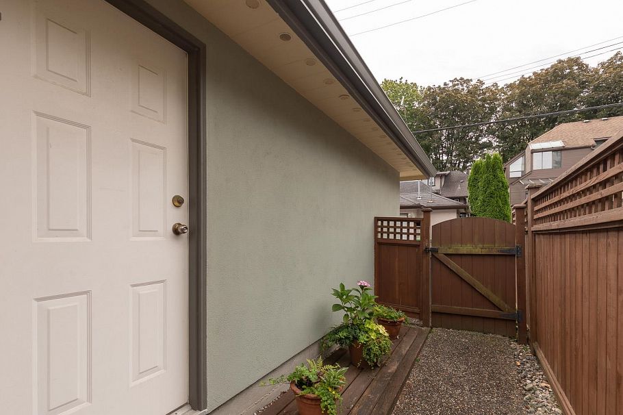 1844 W 10th Avenue Vancouver, BC - 34