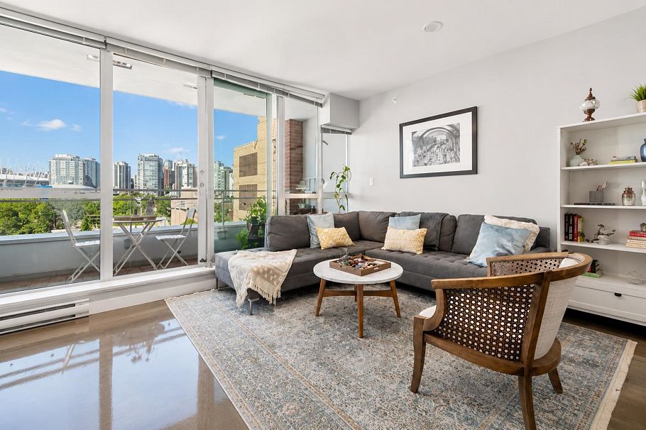 704 221 Union Street Vancouver, BC - 6