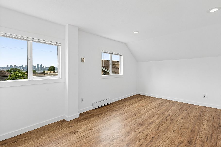 227 W 5th Street North Vancouver, BC - 24
