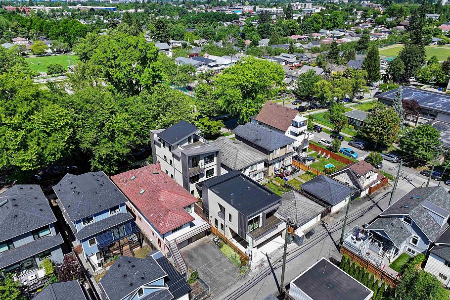 366 E 23rd Avenue Vancouver, BC - 30
